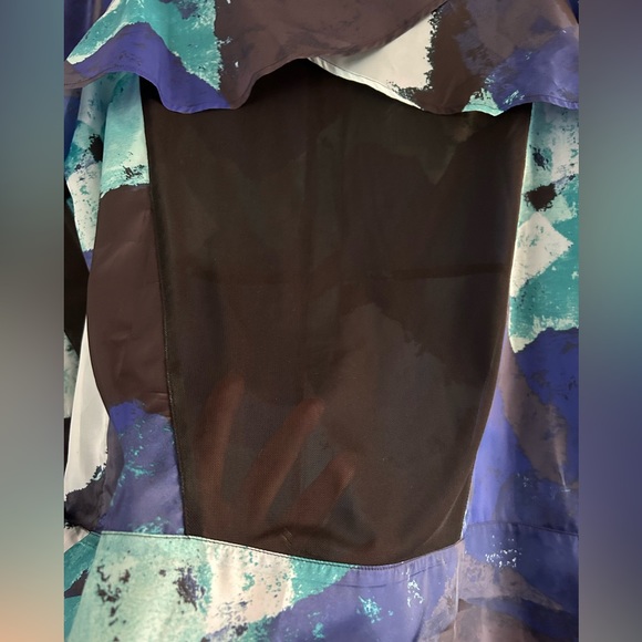 NWT LuLaRoe Determined Athletic Zip Jacket Medium Black Blue Hi-Low Vent - Picture 5 of 6